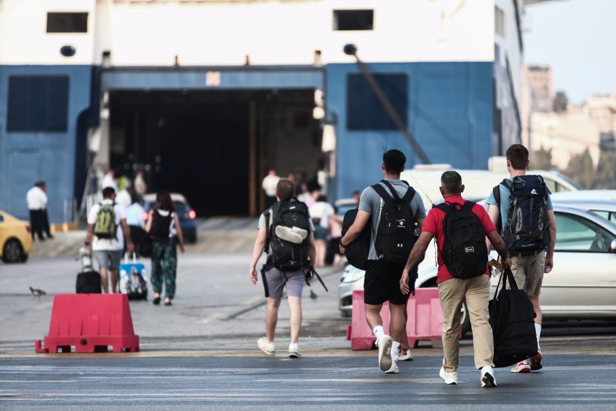 Κυβερνητική παρέμβαση προ των πυλών για μείωση στα ναύλα των πλοίων