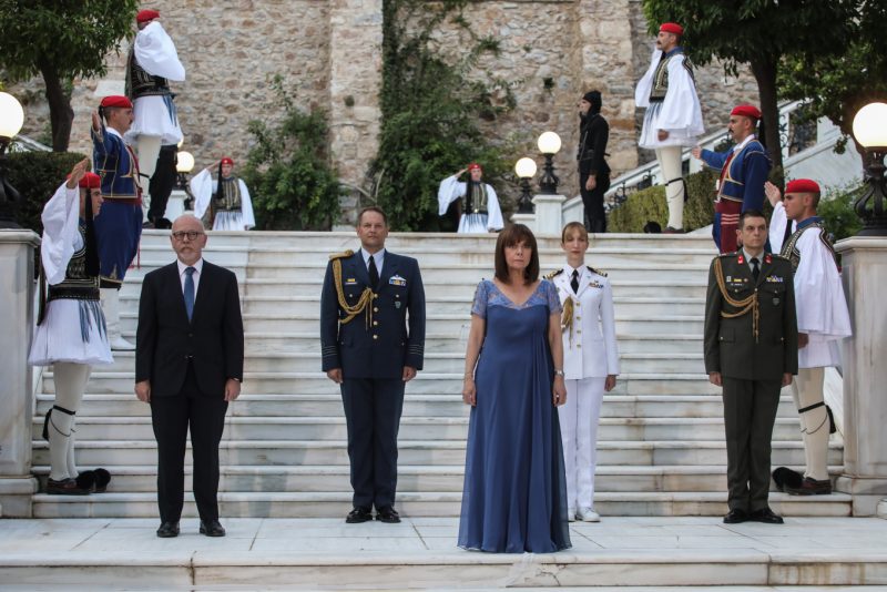 Ματαιώνεται η δεξίωση για την αποκατάσταση της Δημοκρατίας λόγω πυρκαγιών