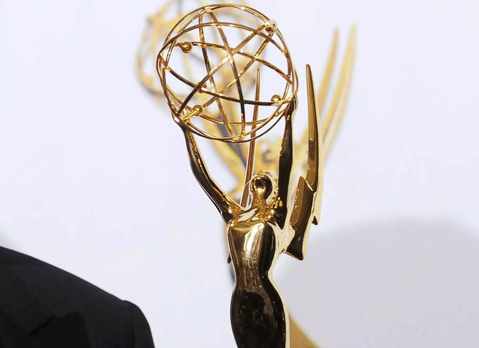 Aναβάλλεται η 75η τελετή απονομής των βραβείων Emmy λόγω των απεργιών