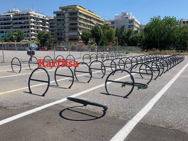 Θεσσαλονίκη: Το έρημο πάρκινγκ ποδηλάτων – Άδειο από ποδήλατα, γεμάτο από φθορές (ΦΩΤΟ)