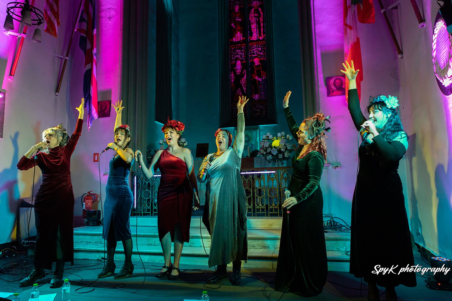 Stringless: Θέλουμε να ξυπνήσουμε την αίσθηση της συλλογικότητας και της ελευθερίας