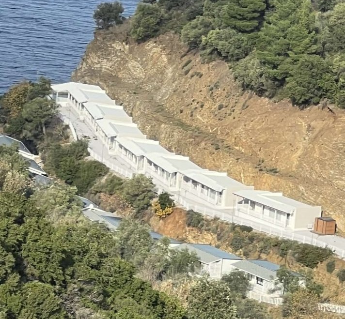 Χαλκιδική: Συνεχίζεται η μόλυνση και το αρχαιολογικό «έγκλημα» στην «Ακτή Ελέα»