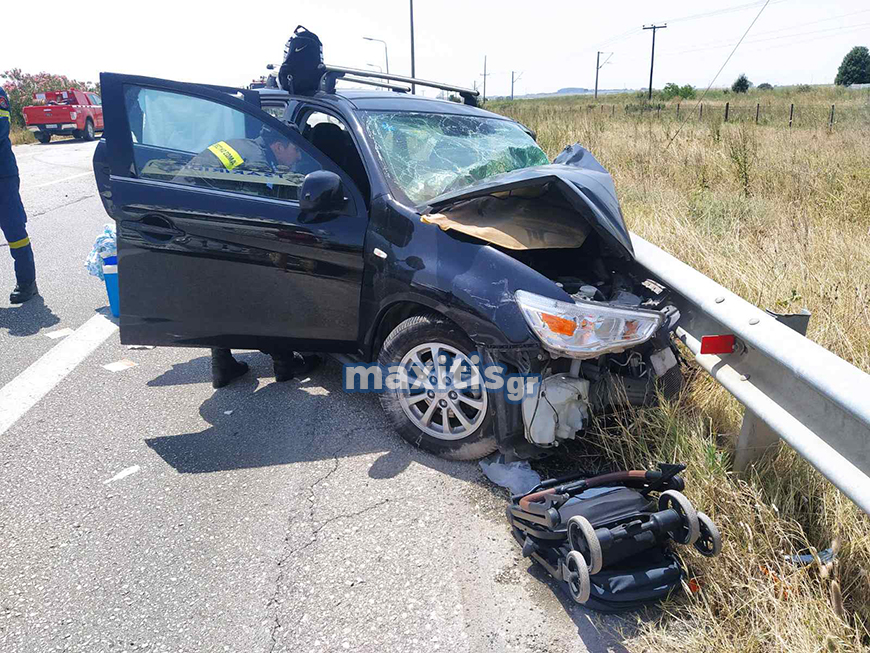 Σοβαρό τροχαίο στην εθνική οδό Θεσσαλονίκης – Ευζώνων – Μετωπική σύγκρουση ΙΧ με βυτιοφόρο