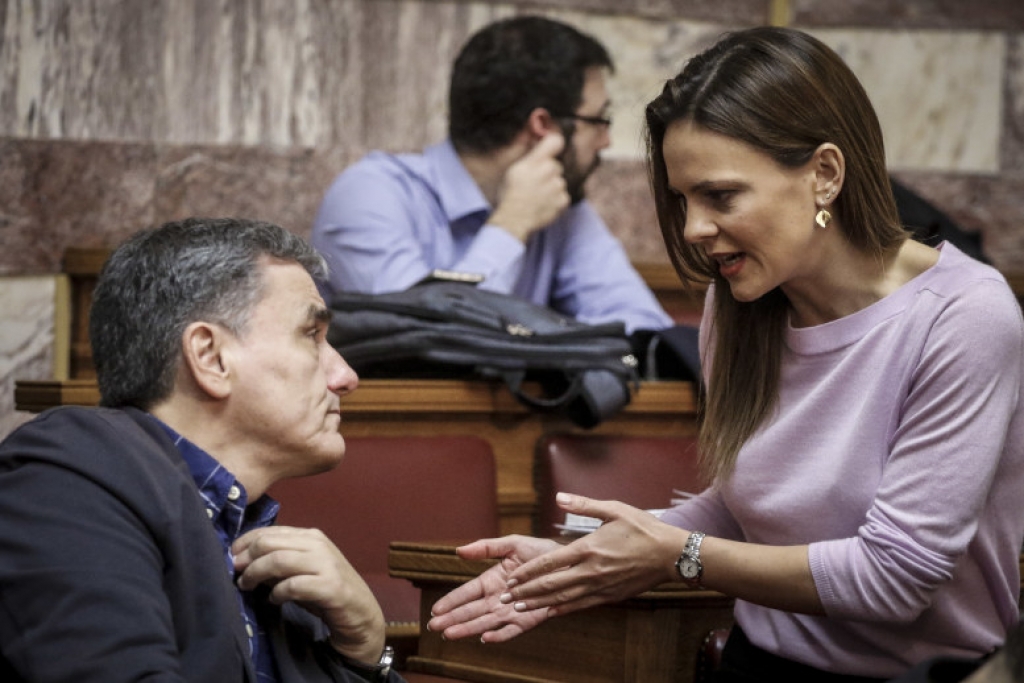 Προηγείται στα γκάλοπ η Έφη