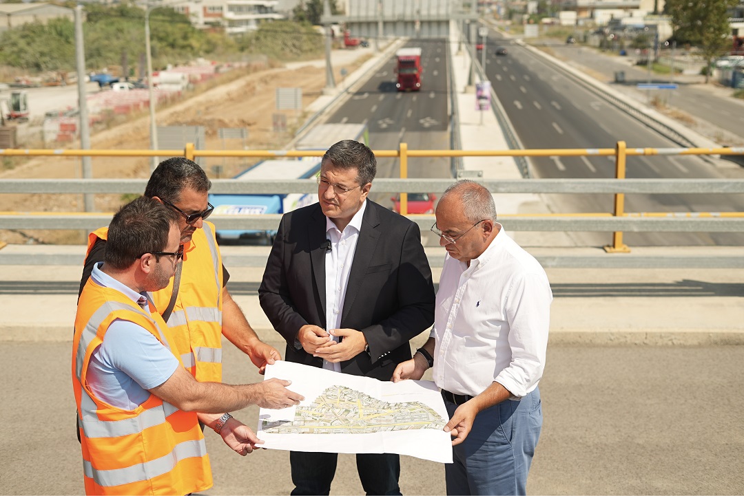 Θεσσαλονίκη: Αυτοψία Τζιτζικώστα στις εργασίες της Περιφέρειας στον ανισόπεδο κόμβο Κ16 στα δυτικά