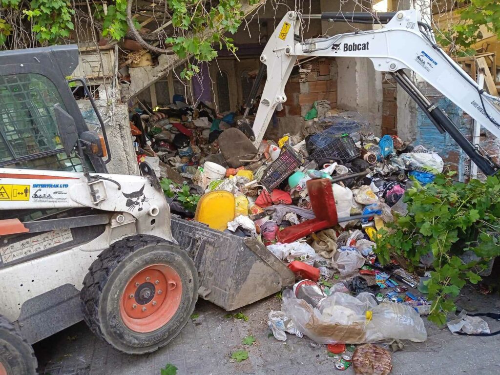 Θεσσαλονίκη: Συνεχίζονται οι καθαρισμοί οικοπέδων στον Δ. Αμπελοκήπων – Μενεμένης