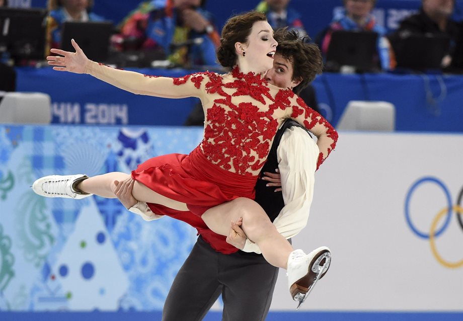 Νεκρή σε τροχαίο πρωταθλήτρια του καλλιτεχνικού πατινάζ – Σώθηκε το μωρό της