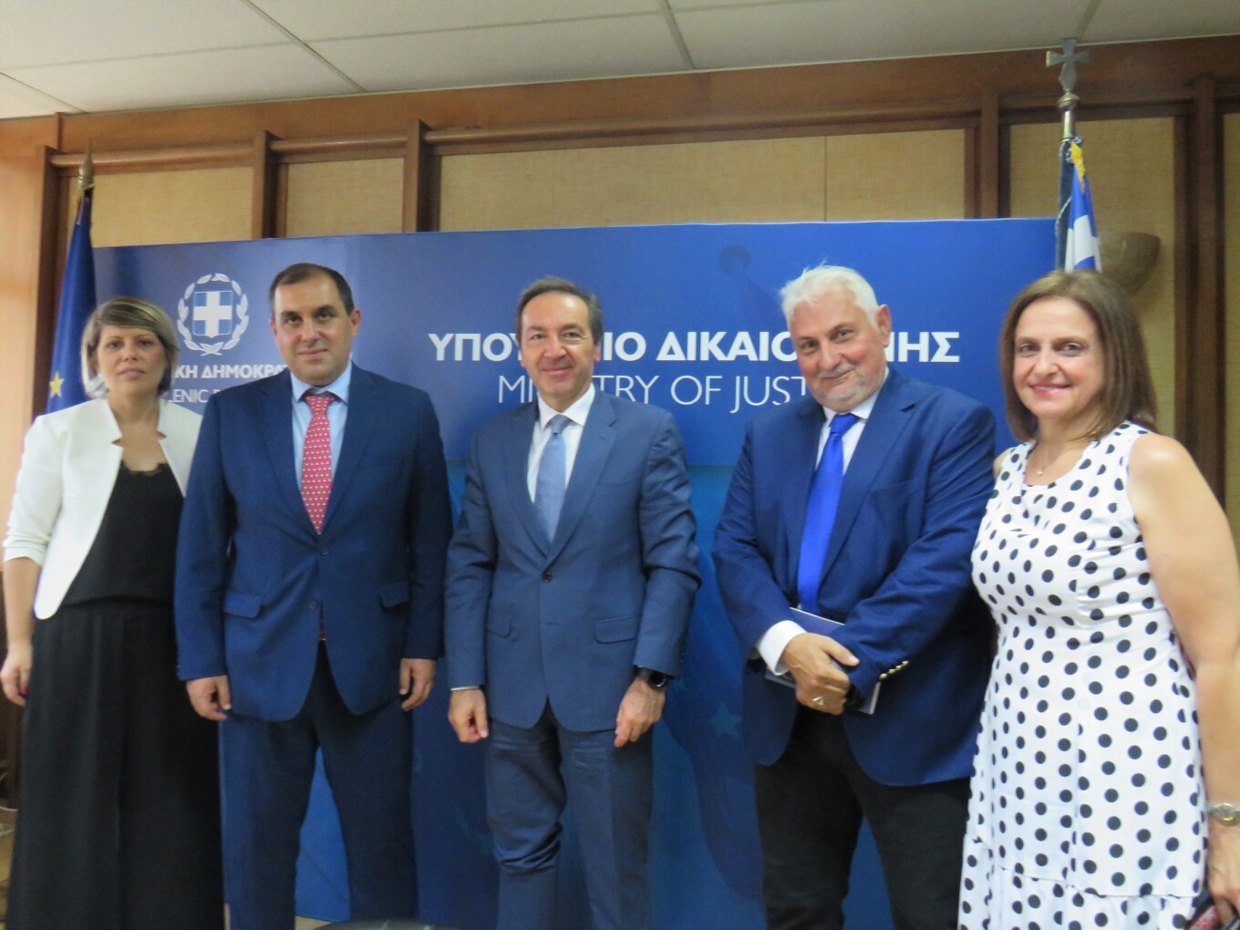 Τα Υπουργεία Δικαιοσύνης και Προστασίας του Πολίτη προωθούν νομοσχέδια για δικαστική αστυνομία και ενδοοικογενειακή βία