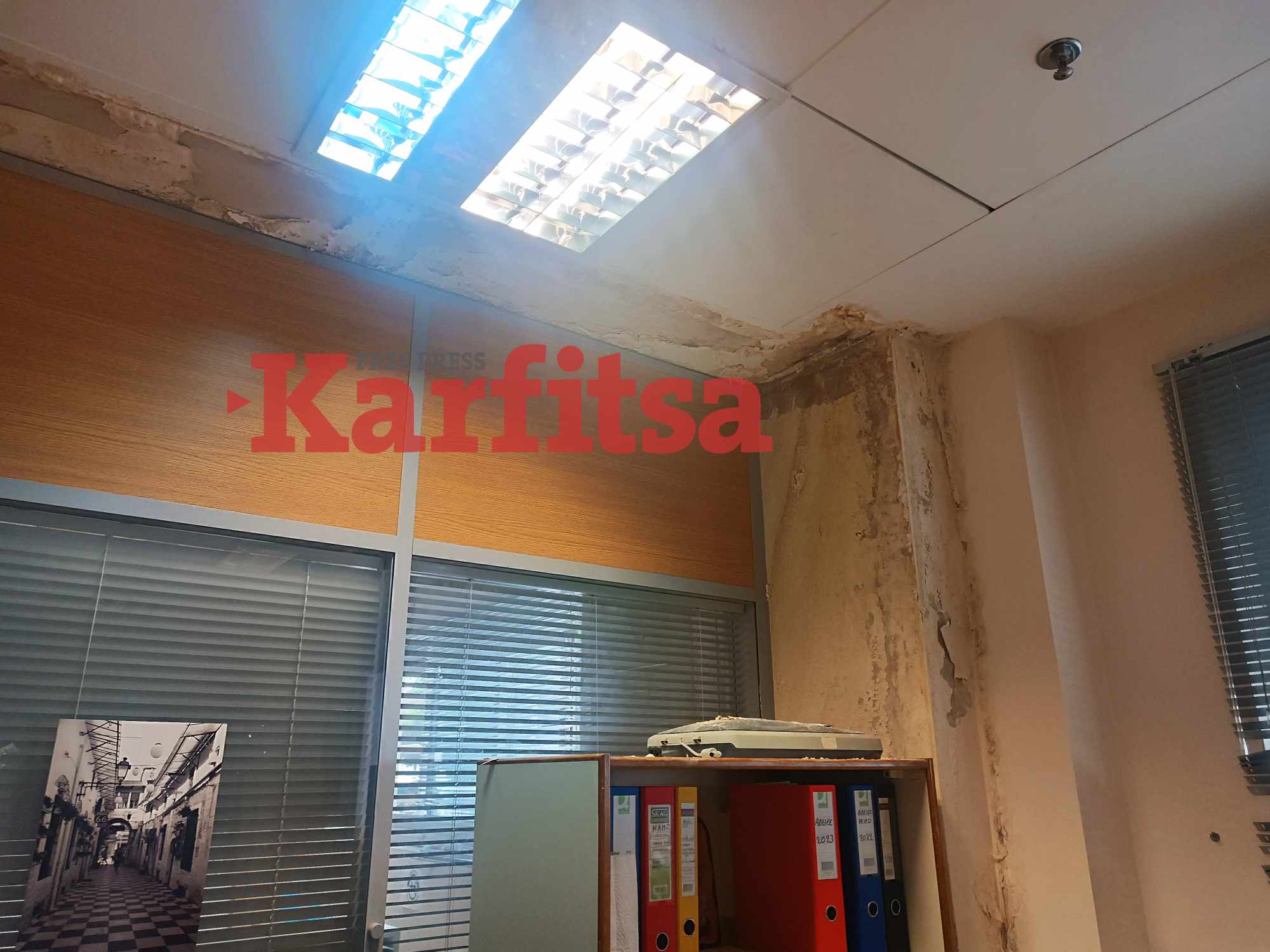 Θεσσαλονίκη: Εικόνες εγκατάλειψης στο Κέντρο Πολιτισμού – Πέφτουν σοβάδες, καταρρέουν στέγαστρα και πλημμυρίζει με μια βροχή (ΦΩΤΟ+Video)