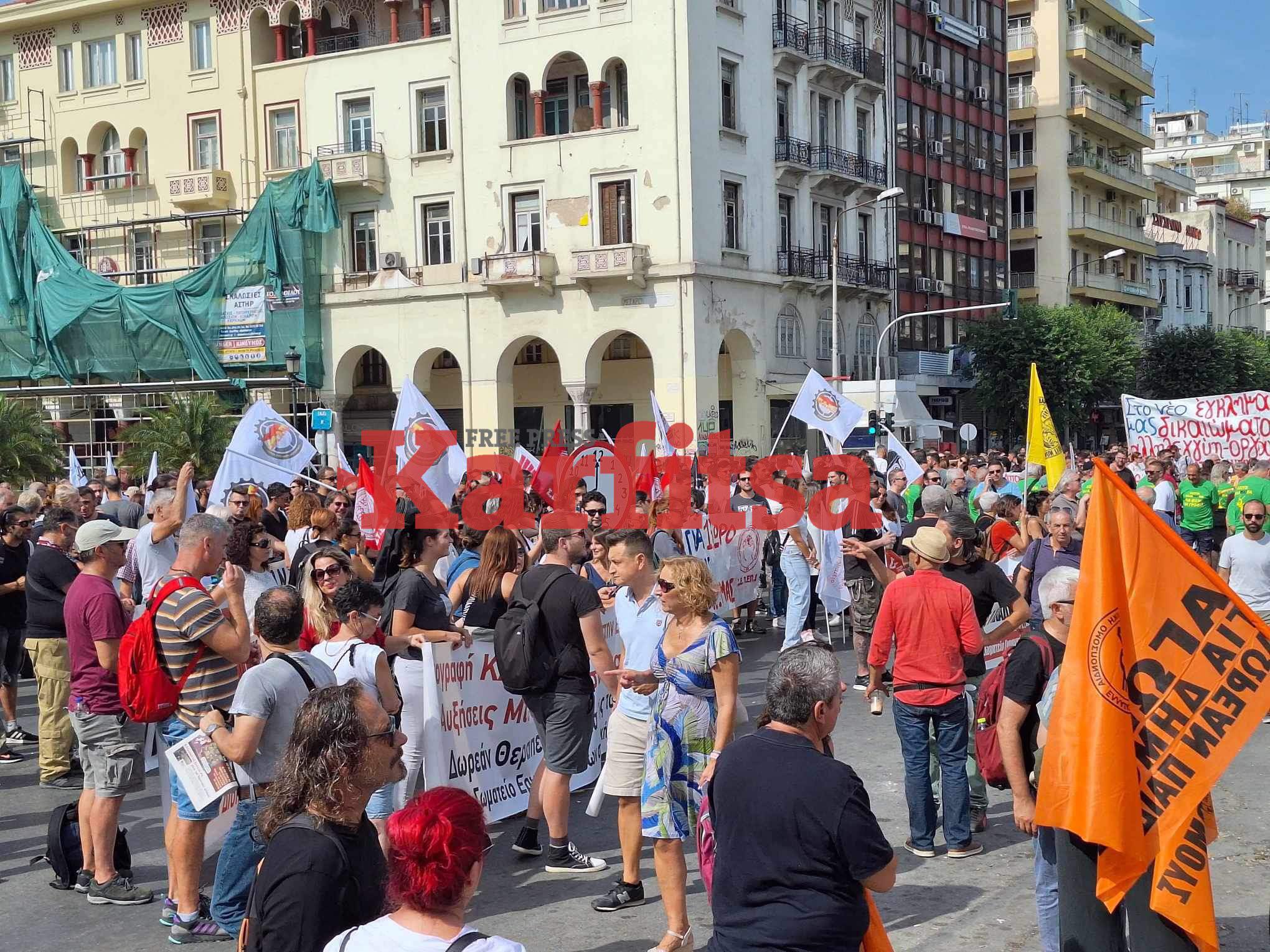 Θεσσαλονίκη: «Να μην περάσει» – Πορείες στο κέντρο κατά του νέου νομοσχεδίου εργασίας (ΦΩΤΟ+Video)