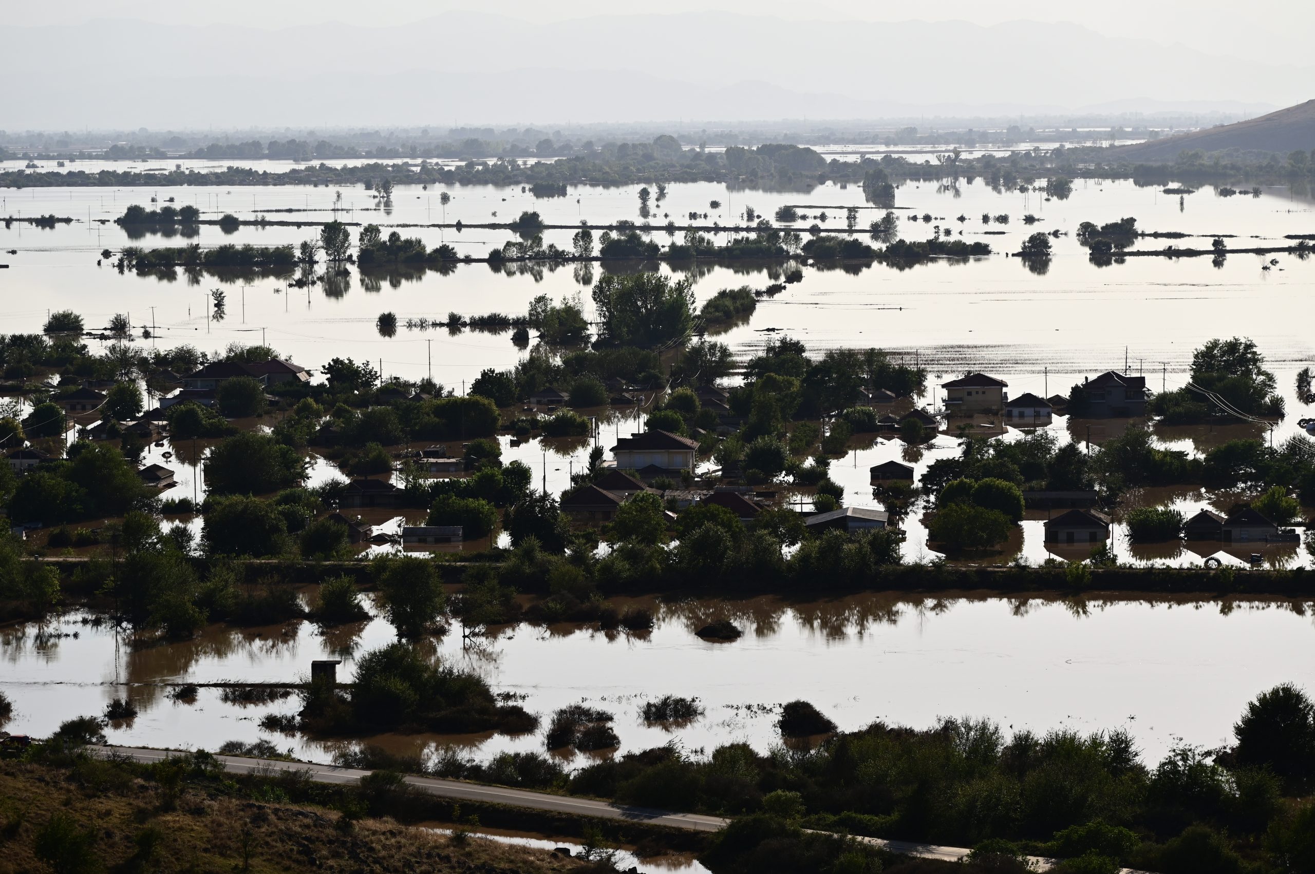 Στους 15 οι νεκροί από τη θεομηνία – Τάση υποχώρησης της στάθμης του νερού στον Πηνειό