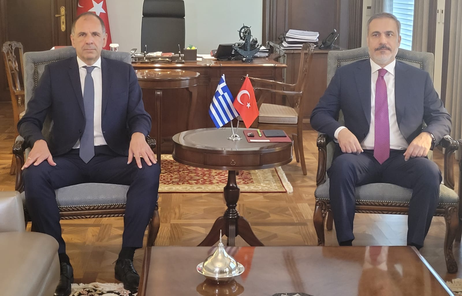 «Nέα εποχή με την Ελλάδα»: Τι γράφουν τα τουρκικά ΜΜΕ τη συνάντηση Γεραπετρίτη – Φιντάν