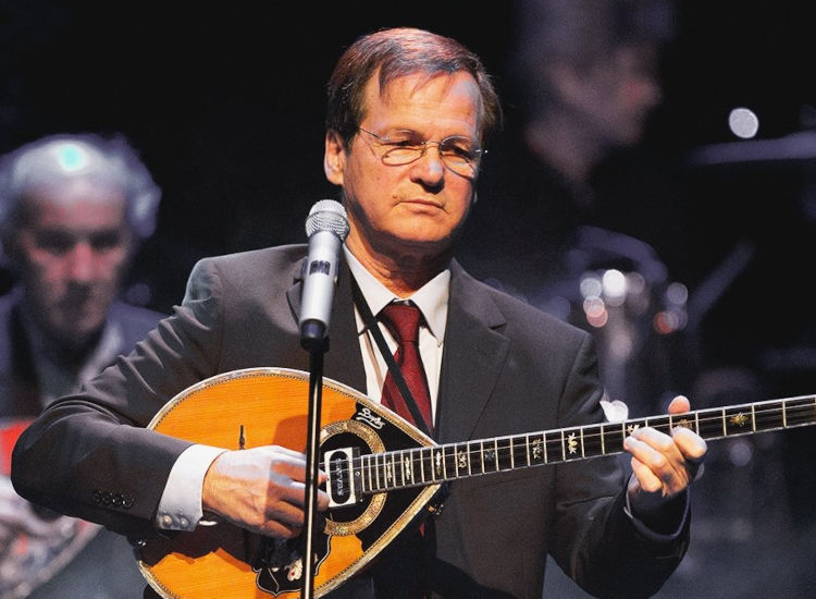 Ο Χρήστος Νικολόπουλος ξεκαθαρίζει για το αφιέρωμα στον Καζαντζίδη: «Δεν θέλω να χρησιμοποιούνται τα τραγούδια μου»