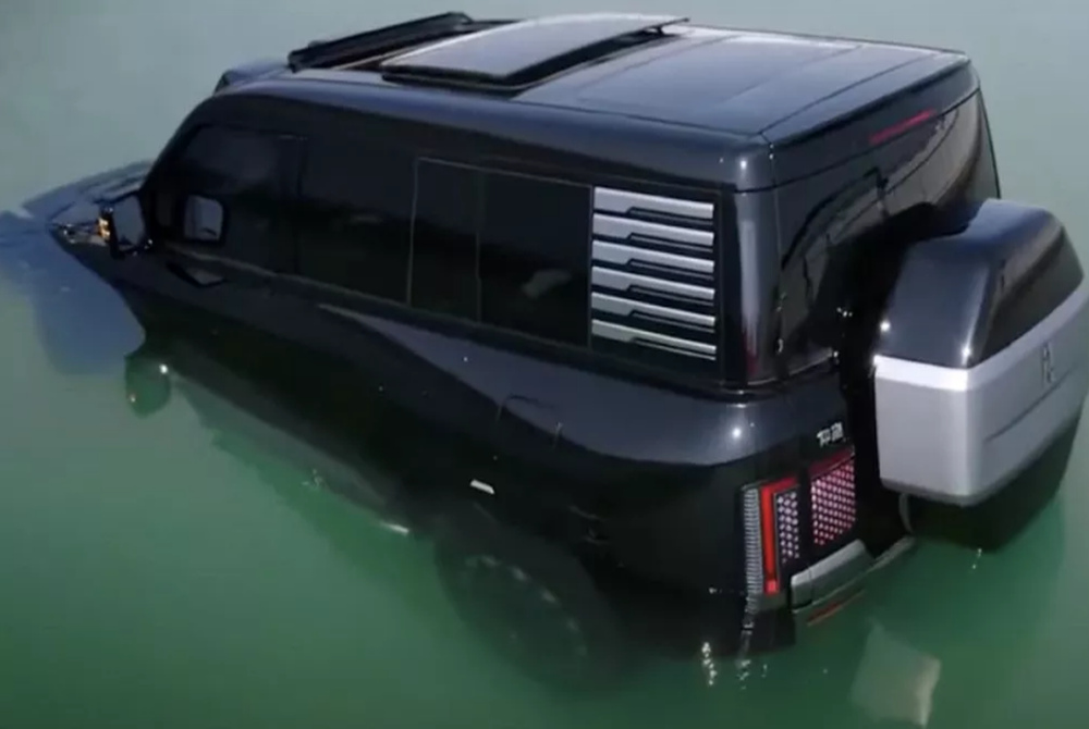Αυτό το SUV της BYD ξέρει και κολύμπι (Video)