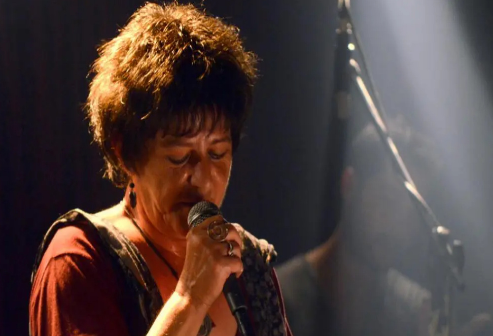 Βινύλιο Λαϊκά: Η Φωτεινή Βελεσιώτου στη Μονή Λαζαριστών