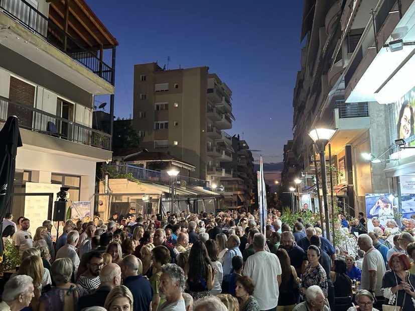 Θεσσαλονίκη – Καλαμαριά: Πλήθος κόσμου στα εγκαίνια του εκλογικού κέντρου της Χρύσας Αράπογλου
