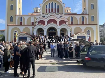 Άρτα: Θρήνος στην κηδεία του πατέρα που δολοφονήθηκε από τον γιο του