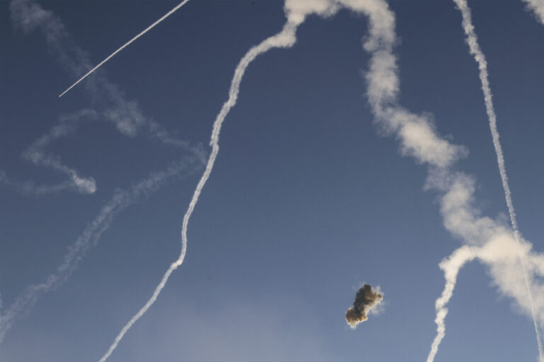 Το Ισραήλ εξαπέλυσε αεροπορικούς βομβαρδισμούς εναντίον θέσεων της Χεζμπολά στον Λίβανο