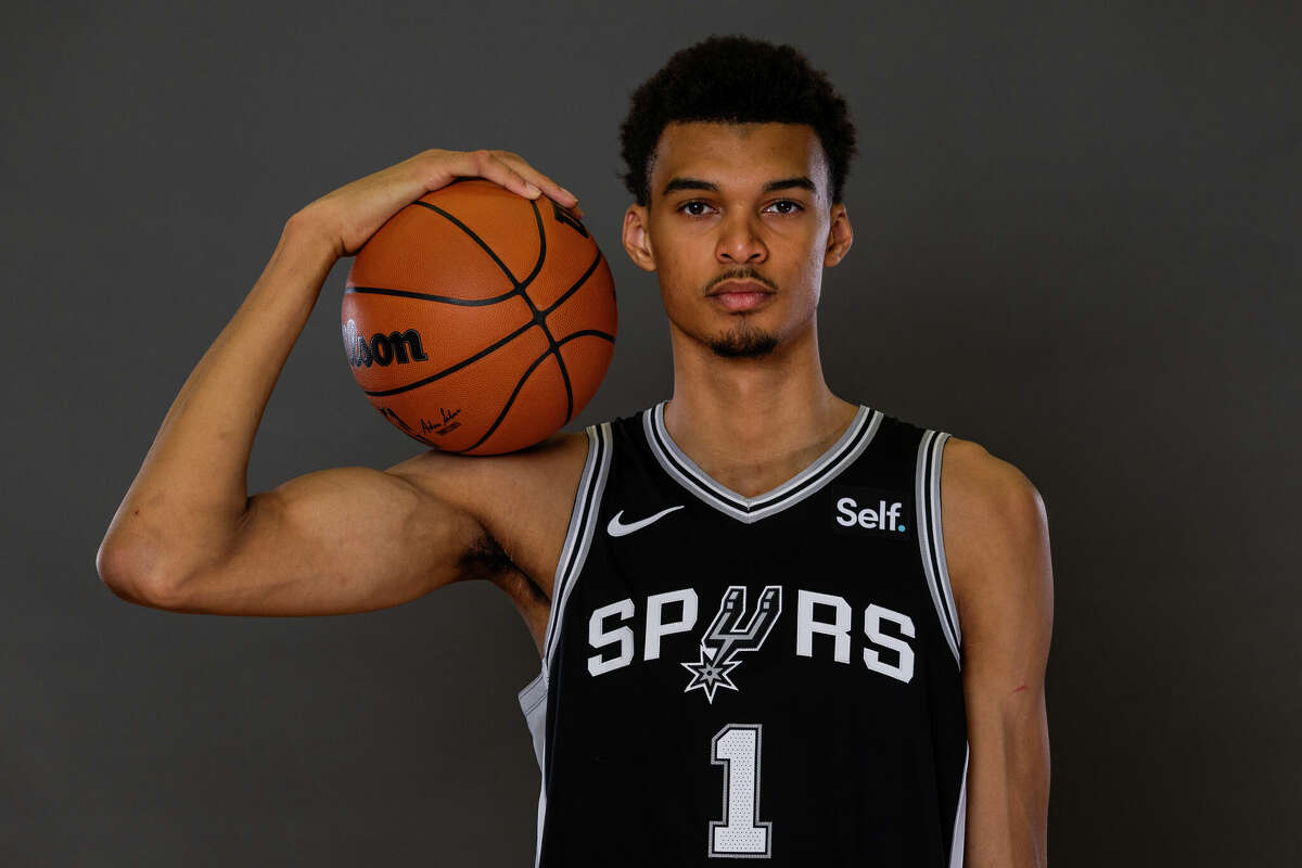 Victor Wembanyama: Ο 19χρονος που «σαρώνει» το ΝΒΑ (Video)