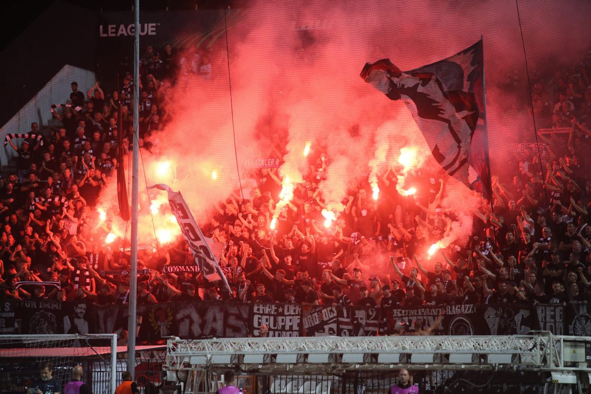 Θεσσαλονίκη: Αναβλήθηκε λόγω απουσίας διερμηνέα η δίκη οπαδών της Άιντραχτ Φρανκφούρτης