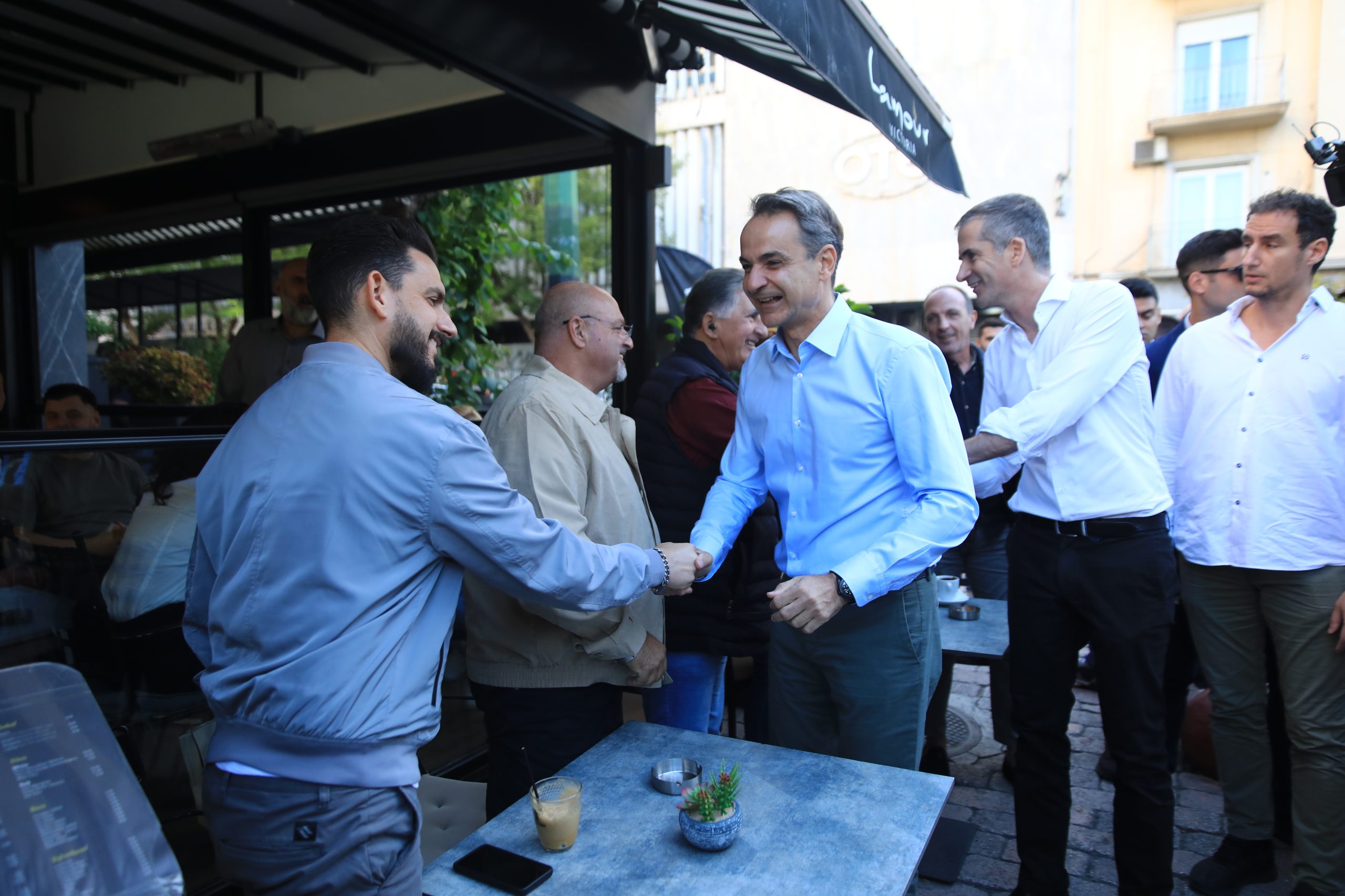 Κυριάκος Μητσοτάκης: Βόλτα με τον Μπακογιάννη στη Βικτώρια (ΦΩΤΟ)