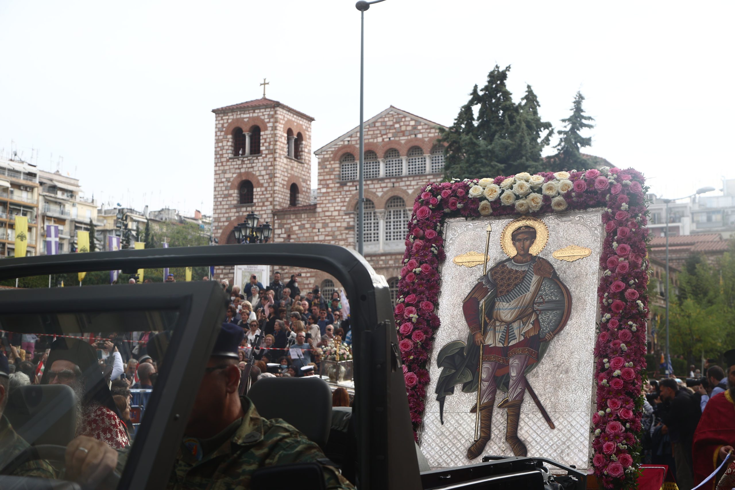 Θεσσαλονίκη: Με κατάνυξη η λιτανεία της εικόνας του Αγίου Δημητρίου και της Παναγίας «Κορωνιωτίσσης» (ΦΩΤΟ+Video)