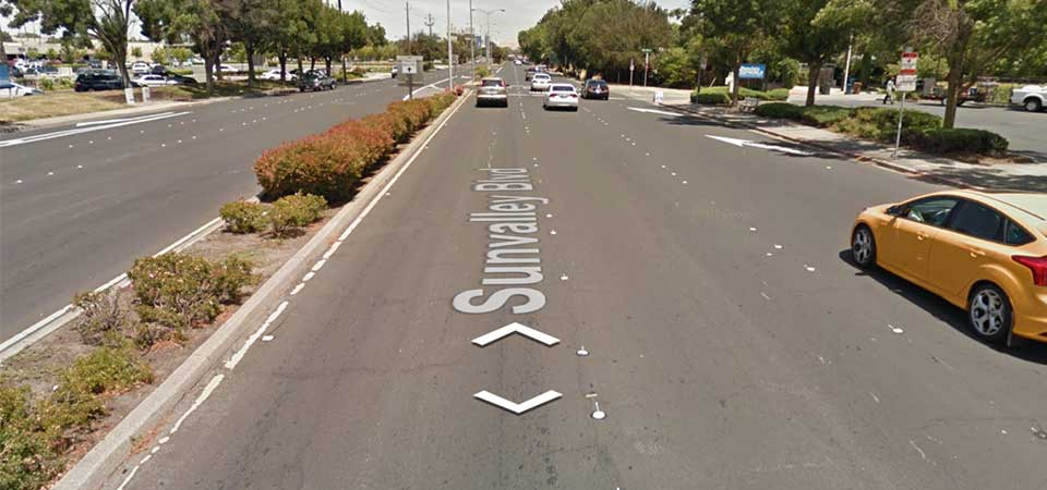 Έπιασε το αγόρι της να την απατά με την καλύτερή της φίλη στο Google Street View (Video)