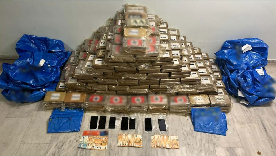 Θεσσαλονίκη: Aπολογούνται στην ανακρίτρια οι πέντε κατηγορούμενοι για τα 585 κιλά κοκαΐνης