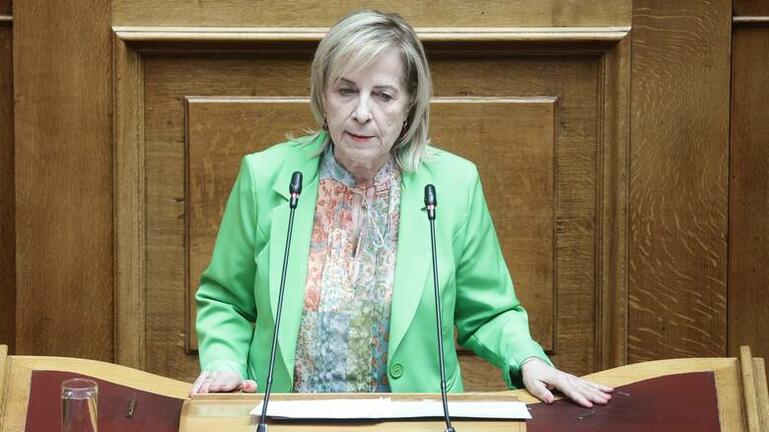 Τέλος και η μητέρα