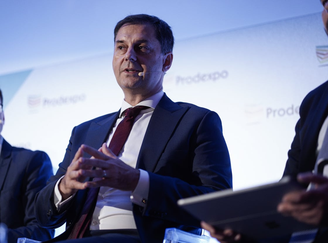 Χ. Θεοχάρης: Δεν θα εφαρμόσουμε σκληρά όρια για τις βραχυχρόνιες μισθώσεις