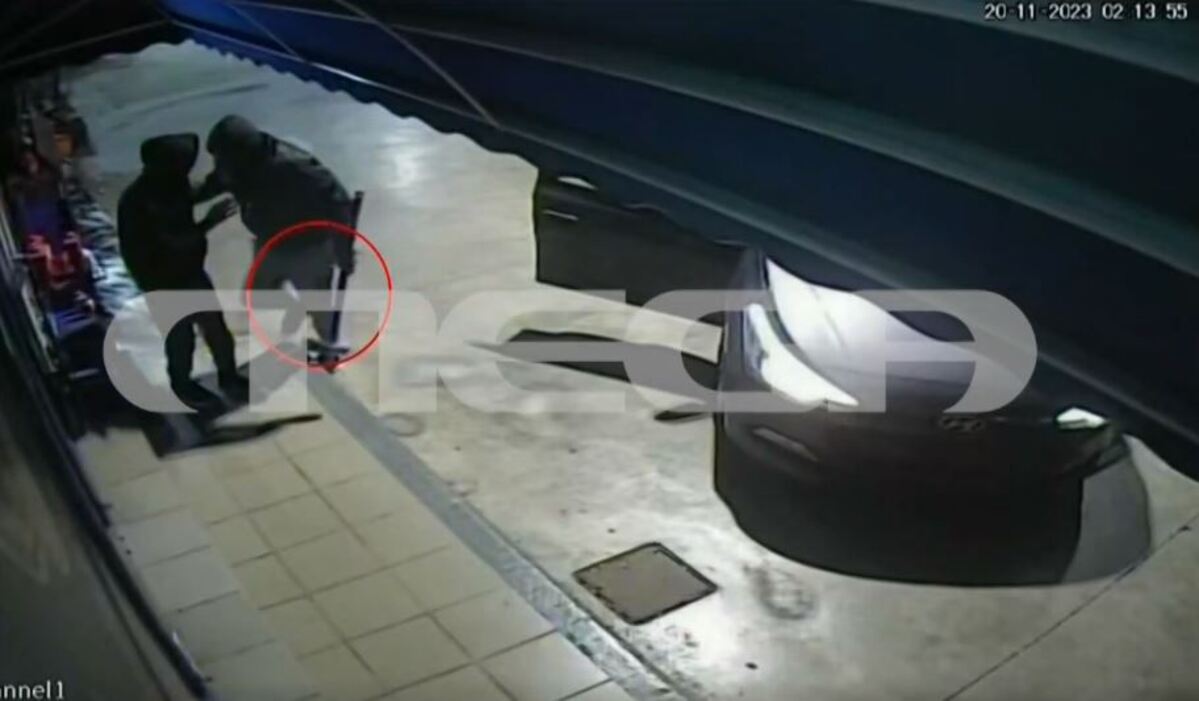 Άγρια ληστεία με την απειλή τσεκουριών σε βενζινάδικο – Βίντεο ντοκουμέντο