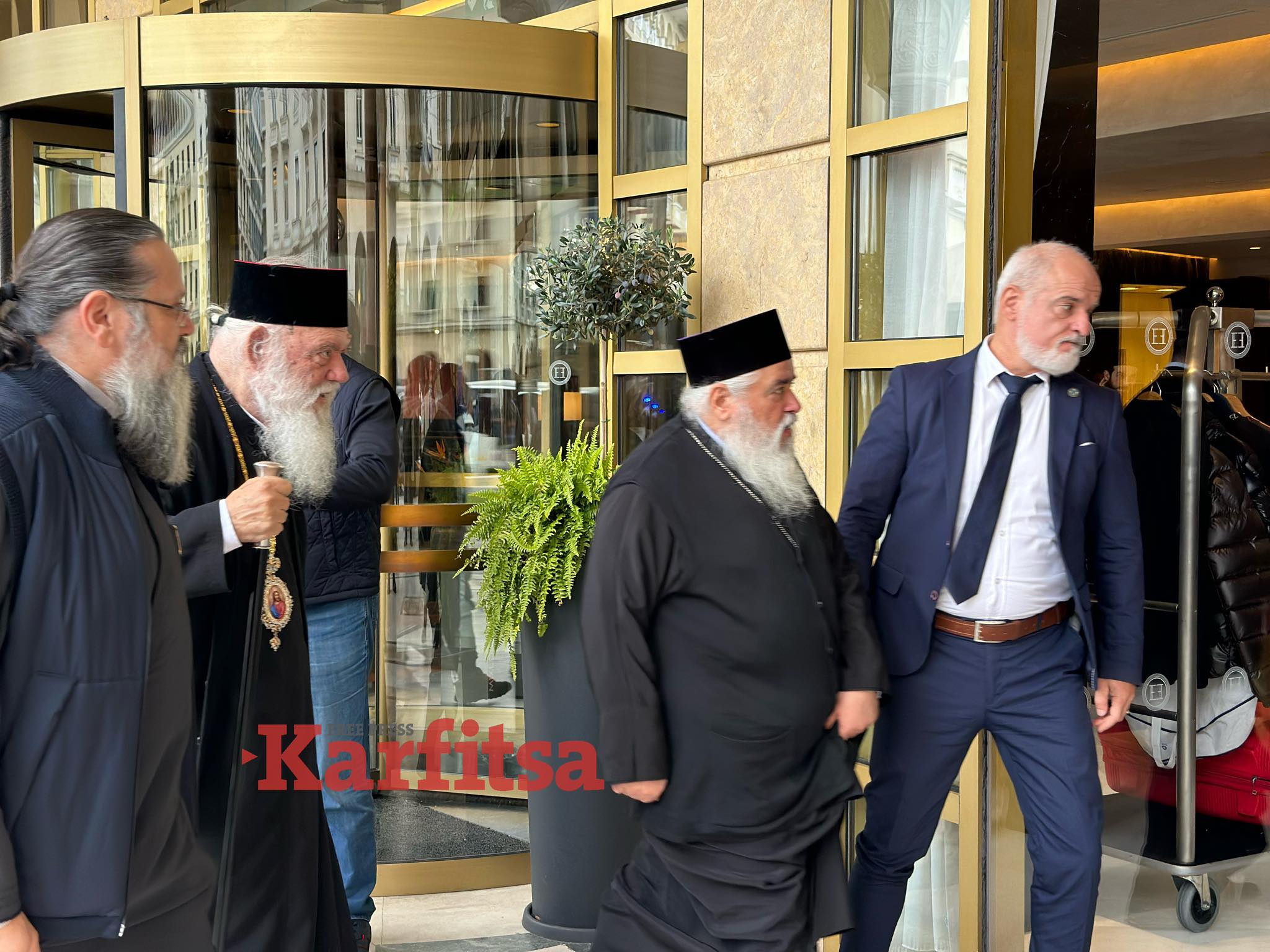 Θεσσαλονίκη: Έφτασε ο Αρχιεπίσκοπος Ιερώνυμος για την ενθρόνιση του Παναγιωτάτου Μητροπολίτη Θεσσαλονίκης κ. Φιλόθεου (Video)