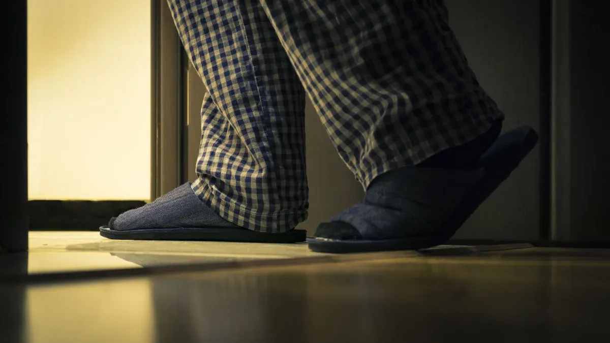 Νυκτουρία: Πού μπορεί να οφείλεται