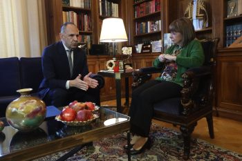 Ο Γεραπετρίτης ενημέρωσε την Σακελλαροπούλου για την επίσκεψη Ερντογάν : «Σεβασμός στο διεθνές δίκαιο»