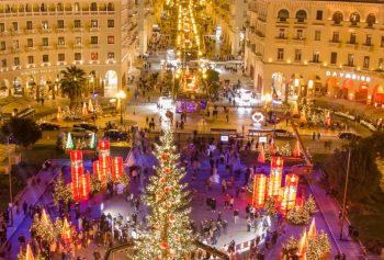 Θεσσαλονίκη: Ποιος καλλιτέχνης θα τραγουδήσει στη φωταγώγηση του χριστουγεννιάτικου δέντρου;
