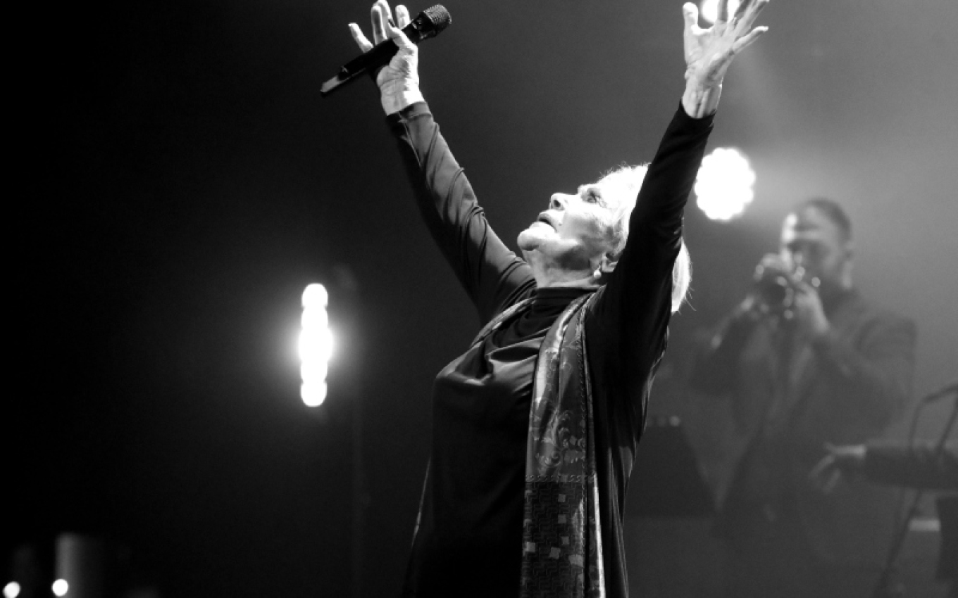 Η Μαρινέλλα ανέβηκε ξανά στη πίστα και το κοινό ξεσηκώθηκε (Video)