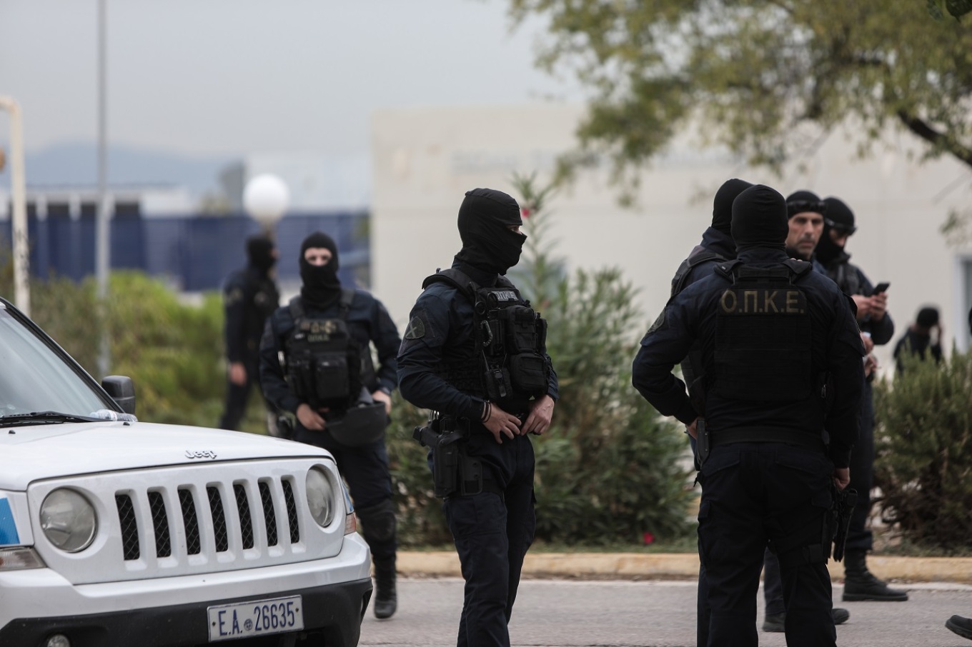 Εξουδετερώθηκε βόμβα κοντά στην έδρα των ΜΑΤ!