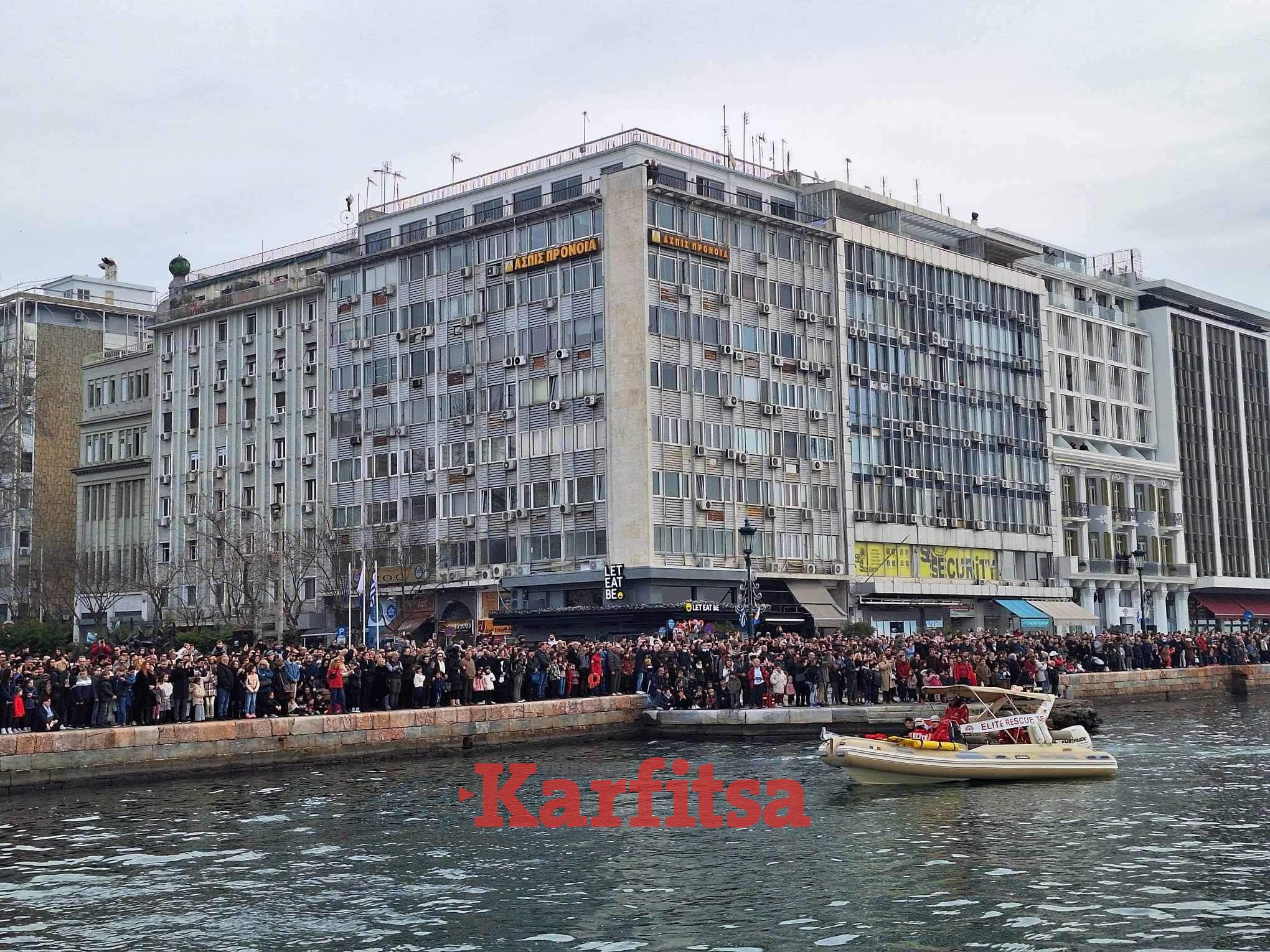 Θεσσαλονίκη: Ξεκίνησε η ιερή λιτανεία για τον αγιασμό των υδάτων – Λαοθάλασσα στη Λεωφόρο Νίκης (ΦΩΤΟ+Video)