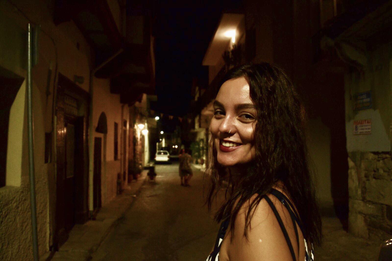 Χρύσα Σεραφείμ: Σκέψου πώς θα ένιωθες αν ήσουν ένα μπαλόνι και ιδίως ένα κόκκινο μπαλόνι ;