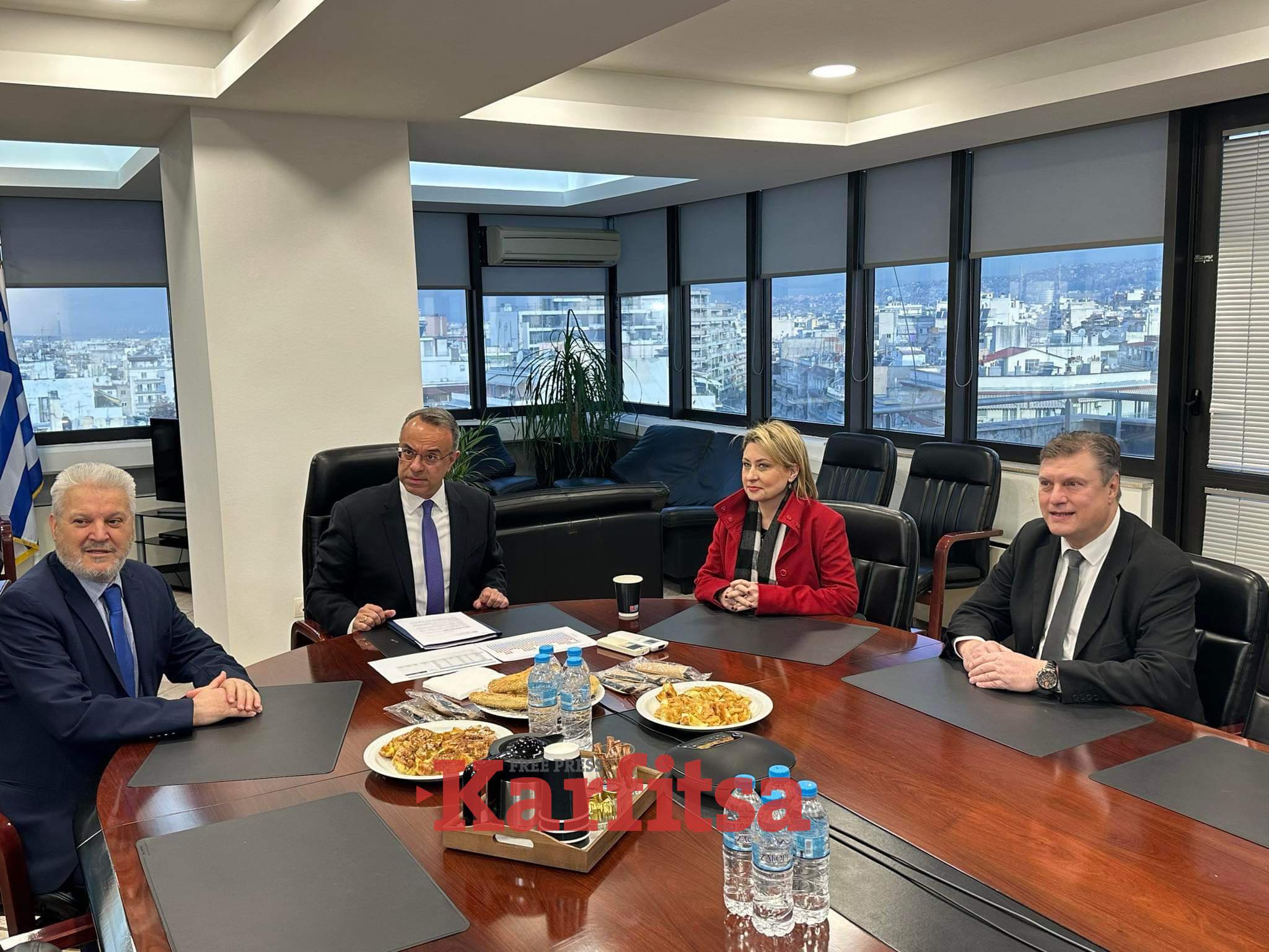 Χρ. Σταϊκούρας: Έρχονται 35 ακόμη οδηγοί στον ΟΑΣΘ – Πάνω από 300 λεωφορεία στους δρόμους (Video)