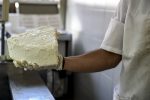 Ξεκίνησαν έλεγχοι στο αιγοπρόβειο γάλα για φαινόμενα νοθείας της φέτας - «Να μπει το μαχαίρι στο κόκκαλο», ζητούν οι κτηνοτρόφοι