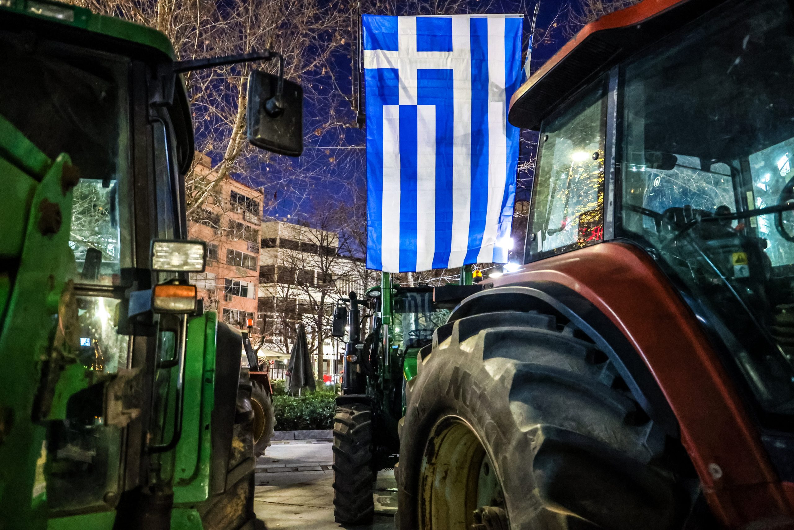 Κλιμάκωση κινητοποιήσεων αγροτών: Στο κέντρο της Λάρισας με τα τρακτέρ τους – Ποια είναι τα βασικά τους αιτήματα (Video)