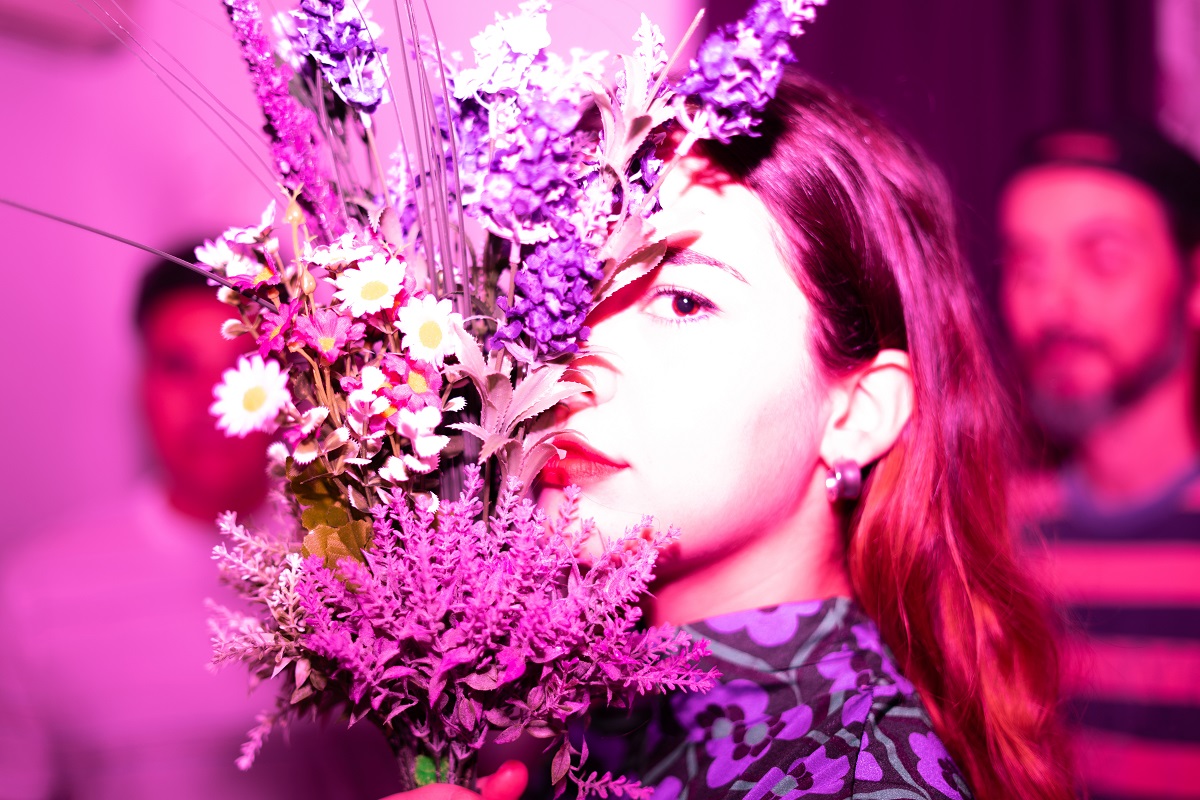 MONA KANA – BREATHING DUST – Δείτε το video για το single Breathing Dust