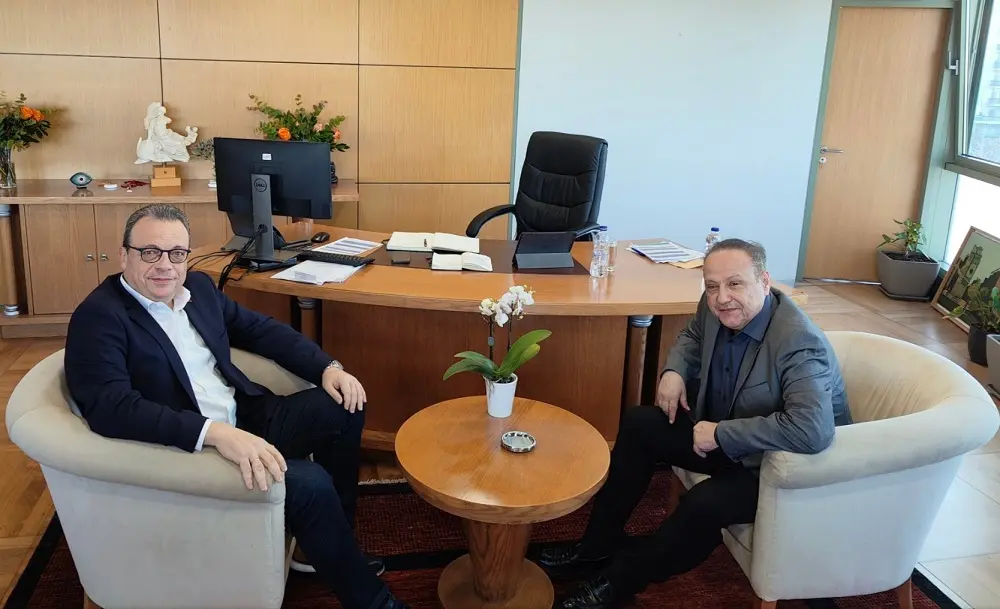 Ο πρώτος πολιτικός που έκανε ποδαρικό στο γραφείο του δημάρχου Θεσσαλονίκης