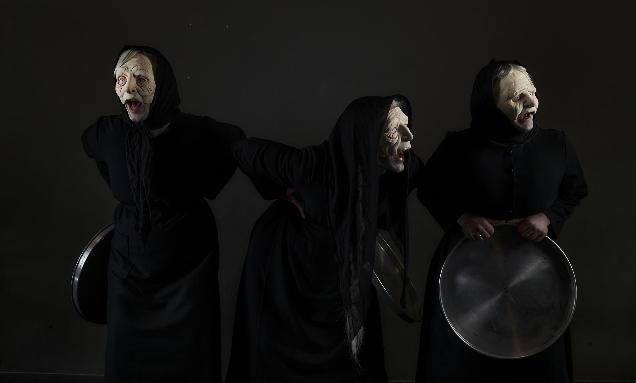 Θεσσαλονίκη: «Οι γριές που μαζεύουν την τσουκνίδα» – Μυστικές ιστορίες των γυναικών της Θεσσαλίας στο θέατρο Αμαλία