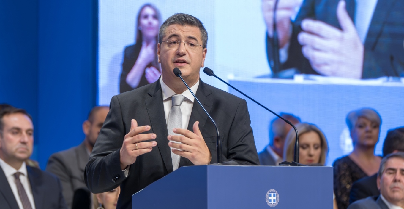 Απ. Τζιτζικώστας: Η περιβαλλοντική βιωσιμότητα στις αερομεταφορές, κλειδί ανάπτυξης του κλάδου
