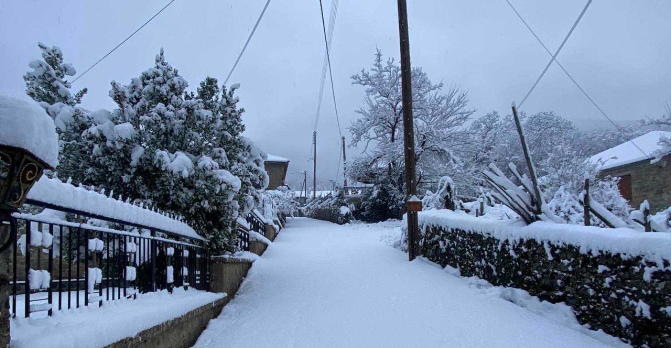 Ανατολικό Ζαγόρι: Η δύσκολη καθημερινότητα ενός 14χρονου μαθητή σε 1.000 μέτρα υψόμετρο – Πώς πηγαίνει στο σχολείο