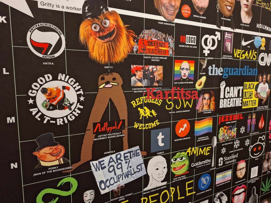Online Culture Wars: Ένας εντυπωσιακός χάρτης με memes στη PhotoBiennale της Θεσσαλονίκης – Η κριτική για τον δημόσιο διάλογο σήμερα