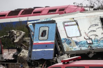 Τέμπη: Στην εισαγγελία του Αρείου Πάγου μήνυση γονέα θύματος – Εισαγγελική έρευνα εντός 21 ημερών για τα μη πολιτικά πρόσωπα