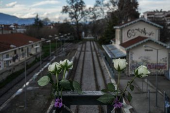 Τέμπη: Η ζωή χωρίς... - Ένα χρόνο αργότερα το τραύμα της απώλειας για τους γονείς δεν έχει πάψει να ματώνει